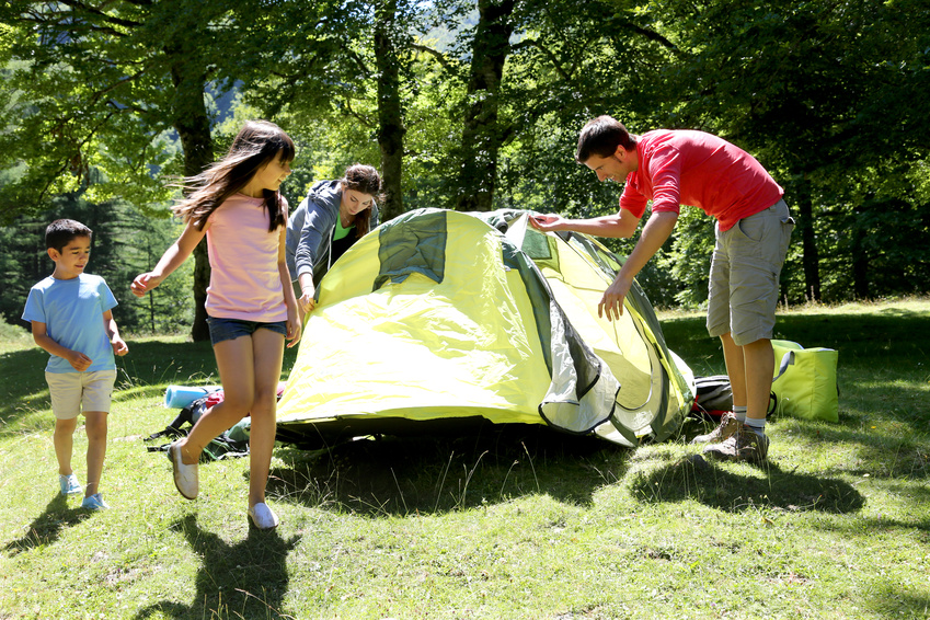 Mit Kindern im Garten zelten Ein spannendes OutdoorAbenteuer