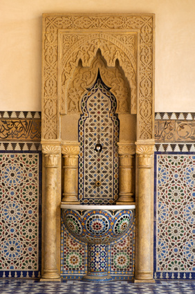 Waschbecken mit orientalischem Mosaik