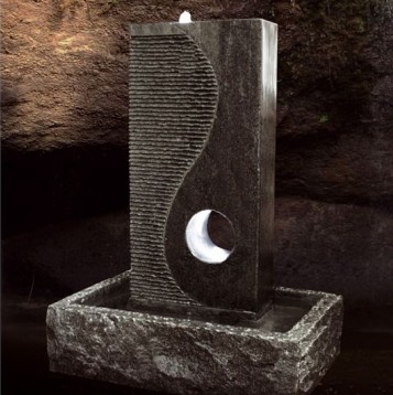 Brunnen aus Granit mit LED-Beleuchtung: Mera von Diamond Garden Brunnen aus Granit mit LED-Beleuchtung