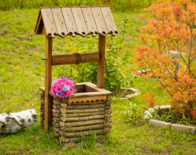 Wasserbrunnen im Garten