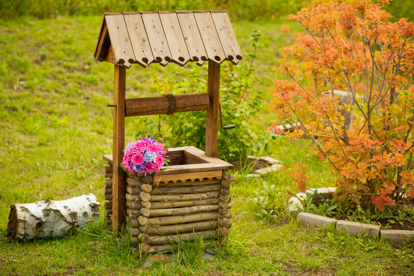 Wasserbrunnen im Garten