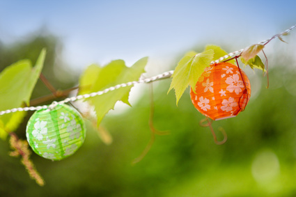 Bunte Lichterkette im Garten Lichterkette