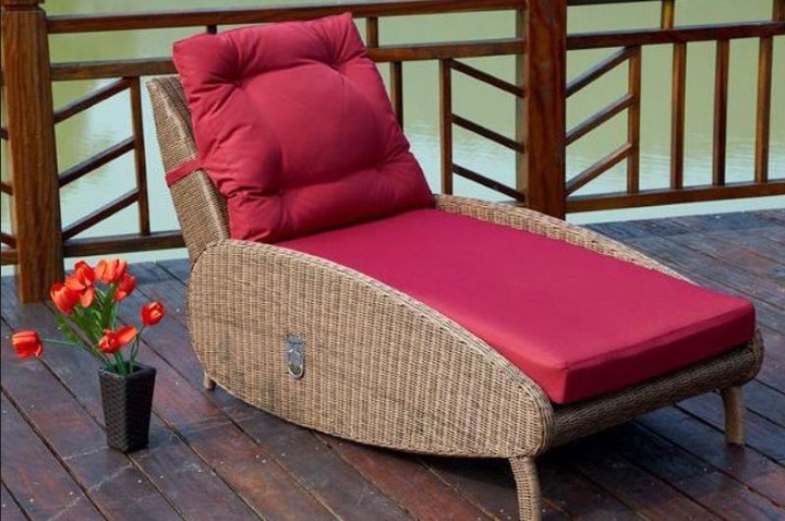 Polyrattan Sonnenliege rot