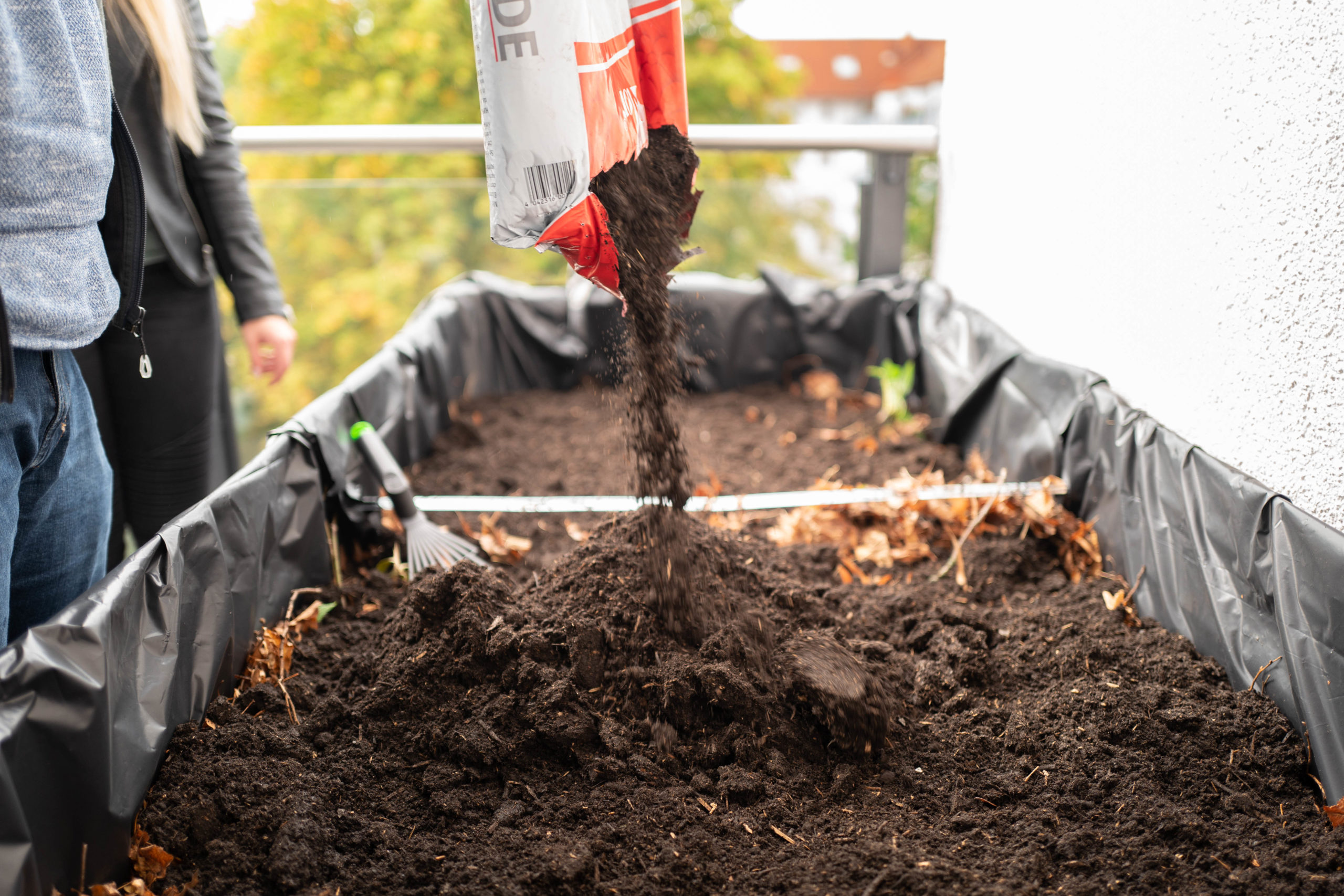 Hochbeet-Anleitung-Schritt-11-gartenmoebel.de