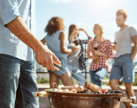 Grillen auf dem Balkon: Nach diesen Regeln ist es erlaubt